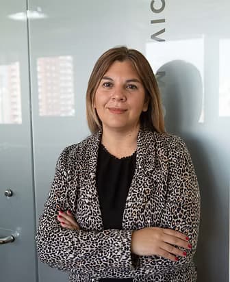 Valeria Urdiales, Abogada